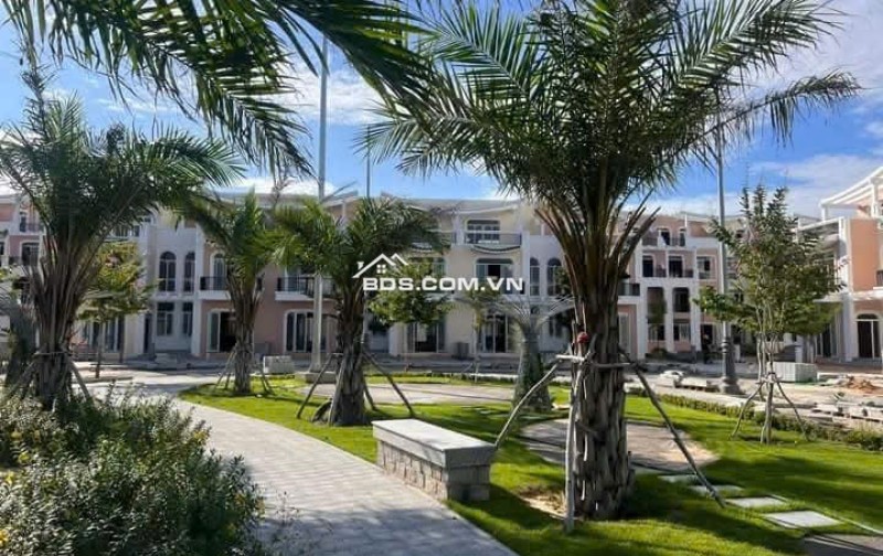 NHÀ PHỐ VEN BIỂN LIỀN KỀ PARA SOL - CARAWORLD CAM RANH SẴN SỔ - 4 TỶ 2