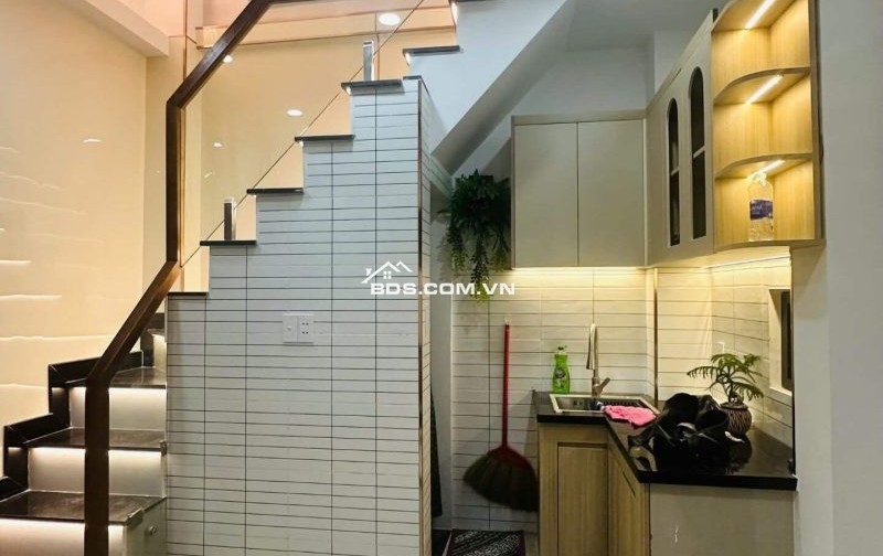 bán nhà gò vấp 40m2 hẻm xe hơi gần chợ và trường học