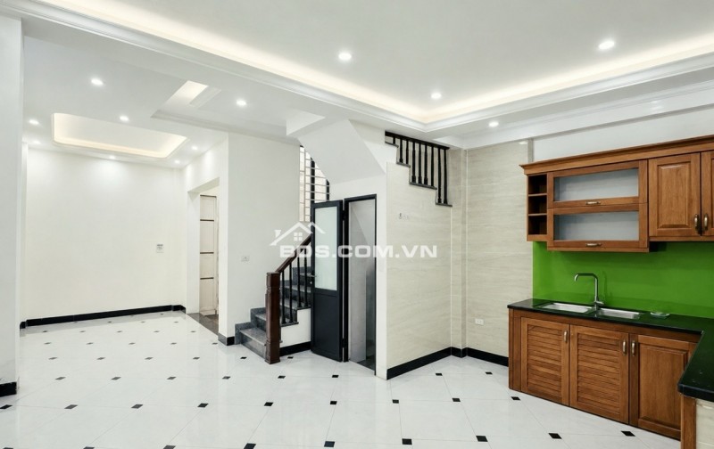 HƠN 8 đồng tại LINH ĐÀM - 55m2 x 5 tầng, MT 5m. Ngõ rộng, nông. 20m OTO TRÁNH!