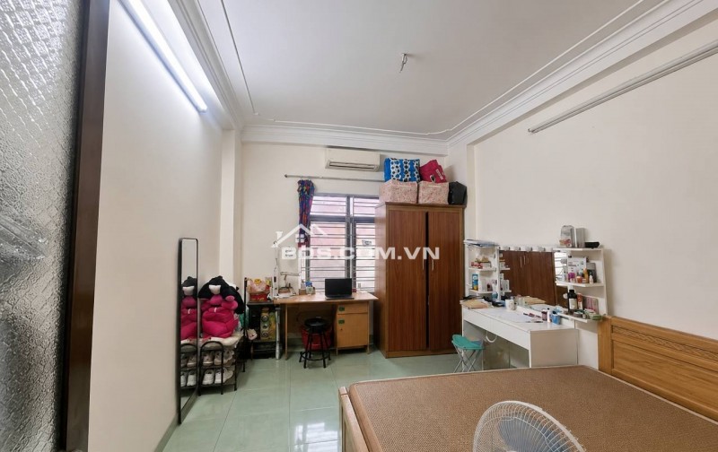  NHÀ ĐẸP KIM GIANG, TẦM TlỀN HlẾM - 25m2, 3 bước ô tô tránh - HƠN 4TỶ!