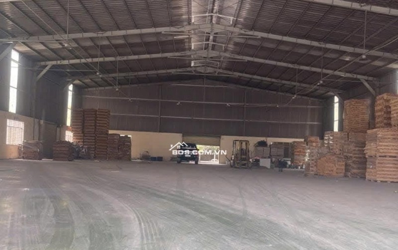 Cho thuê xưởng bên Thủy Nguyên, DT 1800m2 có PCCC, trạm điện rất lớn, xa dân