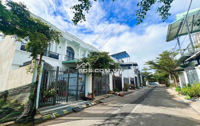 Đất nền SHR thổ cư xây dựng tự do giá TT 300 tr. LH 0966566851