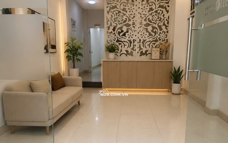 Bán mặt tiền đường Hồng Hà, Trệt 4 lầu ST, DT: 67m2, 9PN, 6WC. Gần CV