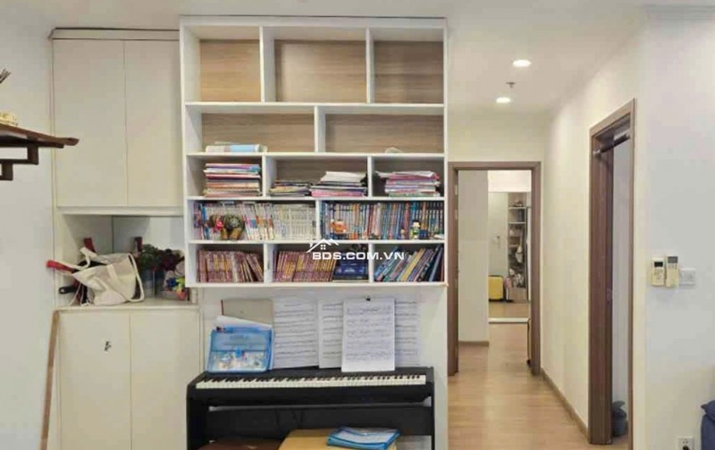 Gia đình cần bán gấp căn hộ PHỐ Hàm Nghi diện tích 79m2.