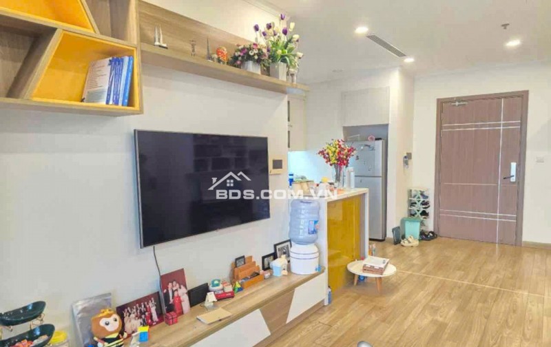 Gia đình cần bán gấp căn hộ PHỐ Hàm Nghi diện tích 79m2.