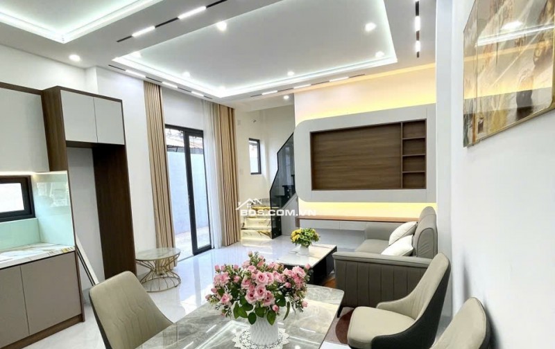 NHÀ ĐẸP SỐ RIÊNG ĐƯỜNG XE HƠI ,  PHÚ THUẬN Q7 (4,2X8 ) 2 TẦNG CHỈ 4 TỶ 380 TR FULL NỘI THẤT