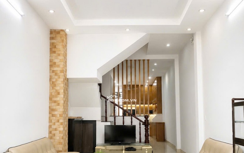 BÁN NHÀ LÂM VĂN BỀN QUẬN 7 – 2 MẶT TIỀN TRƯỚC SAU – XE VF3 ĐẬU CỬA – GIÁ 9,5 TỶ
