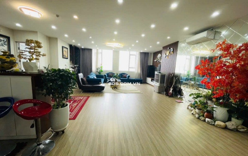 Siêu ngon rẻChỉ 50tr/m2 - CC trung tâm Thanh Xuân - Căn góc - DT 210m- TK: 4PN - 4VS - SĐCC - Hàng xóm Cao Xà Lá - Nguyễn Trãi- Gía quanh 10T