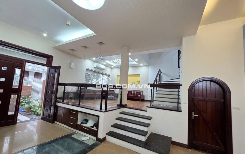 Bán Biệt thự Khu đô Thị Mỹ Đình I, 100m2 mặt tiền 8m , 4 ngủ 38 tỷ.