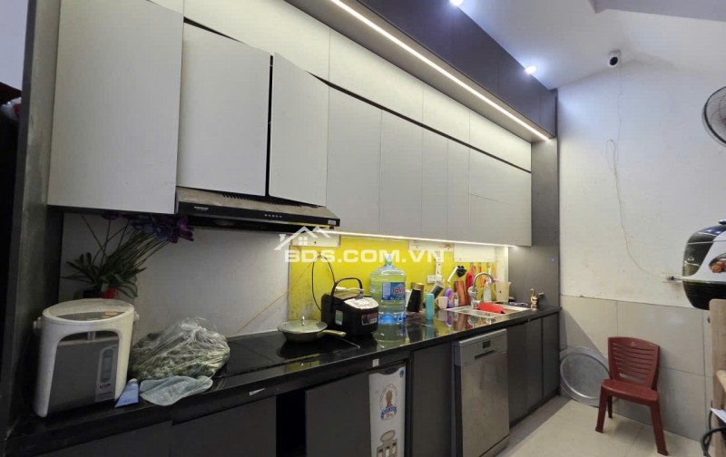 Bán nhà Đình Thôn – Mỹ Đình 37m2 cách phố 30m,  8.8 tỷ.