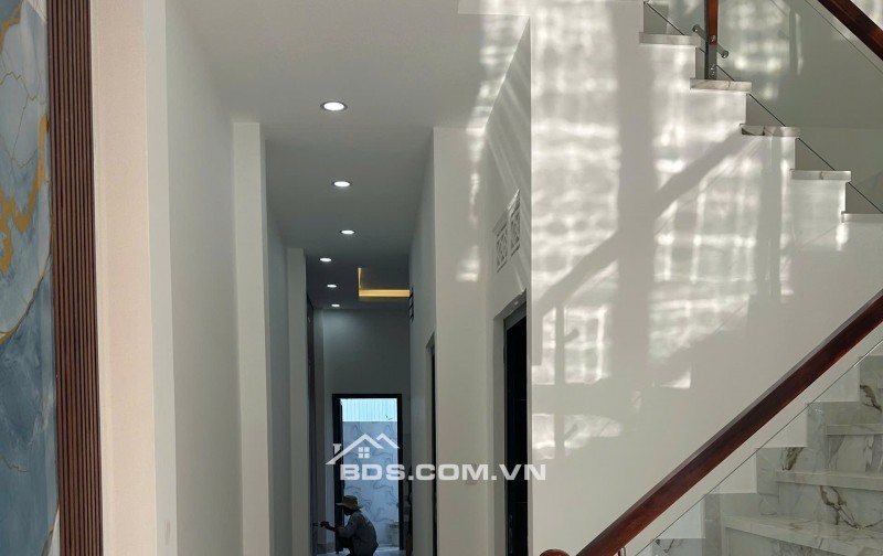 BÁN NHÀ CẦN GIUỘC, TÂY NINH - 82MV - SHR HOÀN CÔNG ĐẦY ĐỦ - CHỈ 3.5 TỶ. LH:0933696918