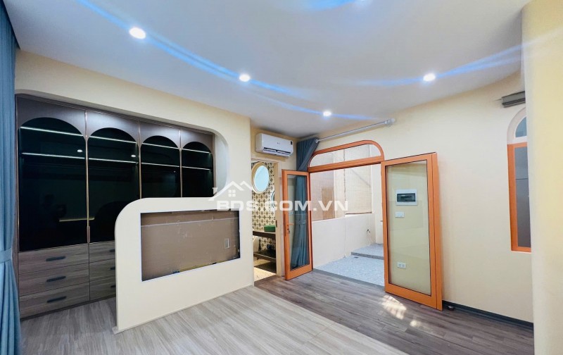  Bán nhà mới đẹp phố Tôn Đức Thắng, Đống Đa – 50m², 7 tầng, thang máy