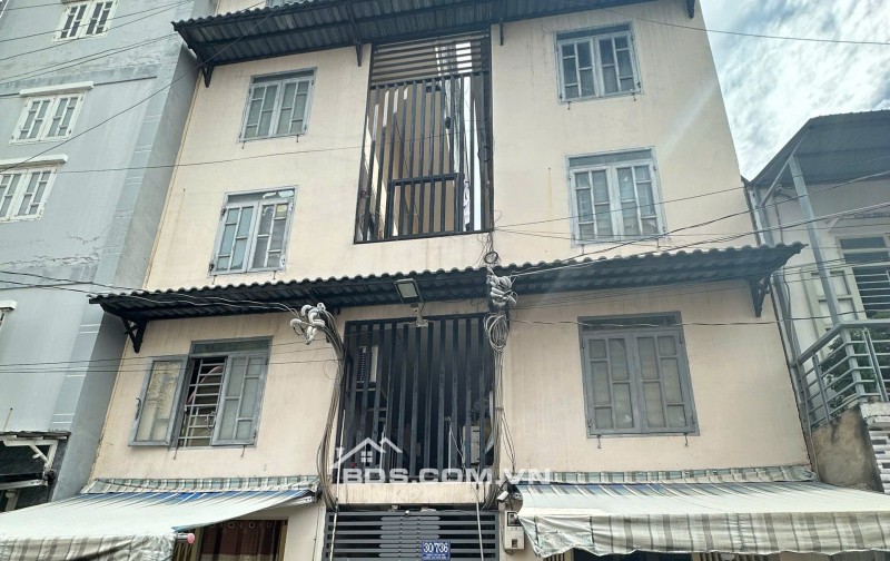 CHDV hẻm 30 lâm Văn Bền phường Tân kiểng Q7. Dt 8x25m 3 Lầu 25p TN 70tr giá 26ty