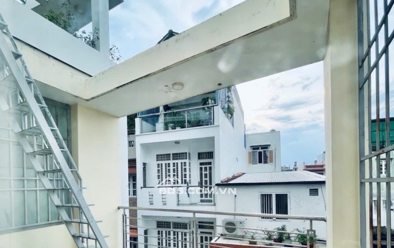 Bán nhà đường Cách Mạng Tháng Tám, ngang rộng khủng 4.5m, liền kề tuyến metro số 2