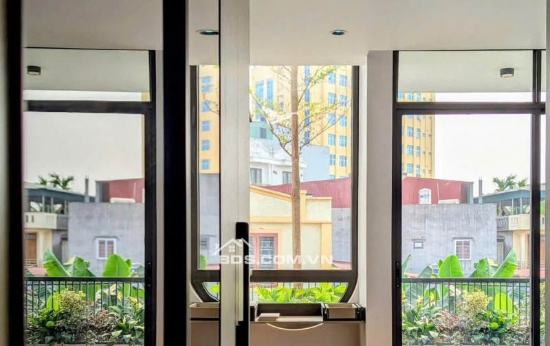 SIÊU PHẨM THIÊN LÔI – KHÚC HẠO
Nhà mới độc lập – Thang máy – Full nội thất cao cấp