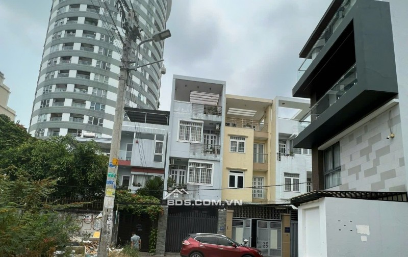 Đất trống 4x20+ 8x20+ 12x20m Hẻm 1365 Huỳnh Tấn Phát phường Phú Thuận Q7