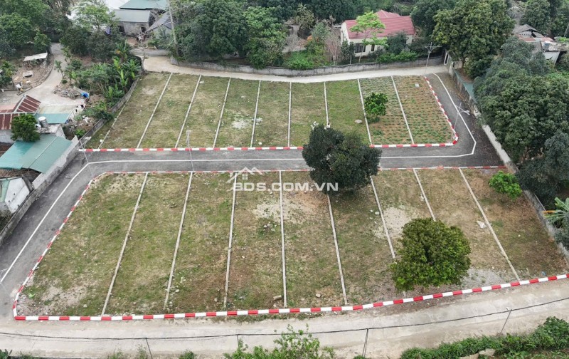 Bán đất phân lô đẹp 2 mặt đường tại Lương Sơn, Hòa Bình diện tích từ 100m2 đến 200m2
