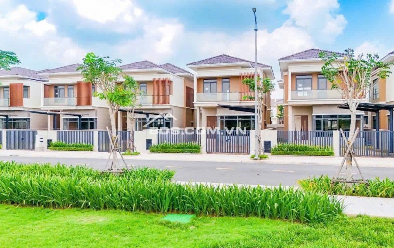 CHỈ 6.8 TỶ CÓ NGAY CĂN BIỆT THỰ 250M2 VIEW SUỐI TRONG KCN VSIP 2, LH:0937995558.