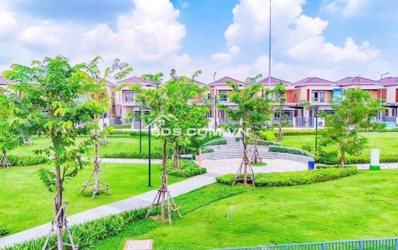 CHỈ 6.8 TỶ CÓ NGAY CĂN BIỆT THỰ 250M2 VIEW SUỐI TRONG KCN VSIP 2, LH:0937995558.