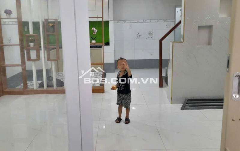 BÁN NHÀ PHƯỜNG BÌNH TIÊN, HỒ CHÍ MINH 40MV SHR CHỈ 4 TỶ. LH:0933627201