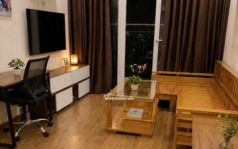 CHÍNH CHỦ BÁN CĂN 2 NGỦ TẦNG TRUNG CAO BAN CÔNG ĐÔNG NAM TÒA GEMEK 2