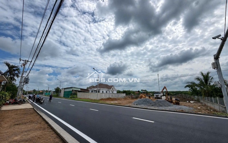 1 tỷ 780 / 135m2 - Đất nền mặt đường HL15 mở rộng LG32m - phường Tân Triều - Thành phố Đồng Nai .