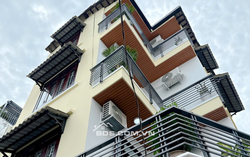NHÀ GÓC 2 MẶT TIỀN – VỊ TRÍ SIÊU ĐẸP – 9.6 TỶ - HH 1% NHỜ ACE GIỚI THIỆU. LH:0938288389.