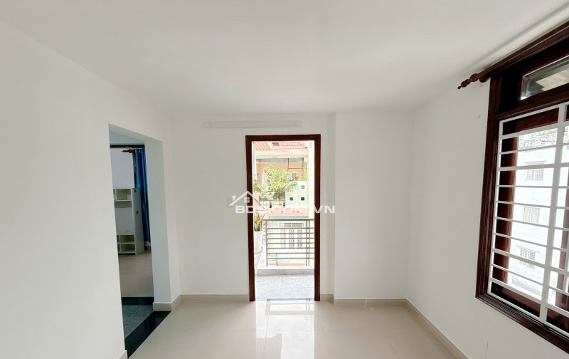 NHÀ GÓC 2 MẶT TIỀN – VỊ TRÍ SIÊU ĐẸP – 9.6 TỶ - HH 1% NHỜ ACE GIỚI THIỆU. LH:0938288389.
