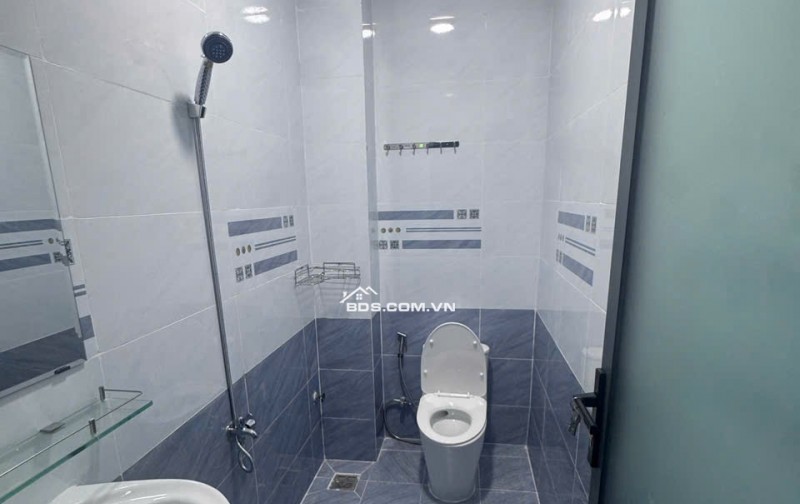 CHO THUÊ PHÒNG TRỌ MẶT TIỀN ĐƯỜNG ĐẶNG CHẤT P2 Q8. LH:0949757339