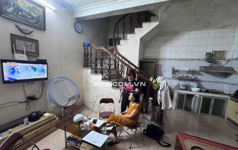 BÁN GẤP NHÀ NGÕ 189 HOÀNG HOA THÁM – GIÁ HỢP LÝ CHO NGƯỜI CẦN NHÀ Ở