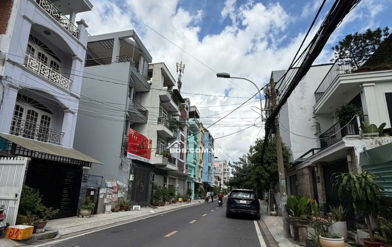 Bán đất tại Phạm Thị Ba, Phường Phú Thuận Q7. Dt 4x13 + 4x18+ 4,37x16m