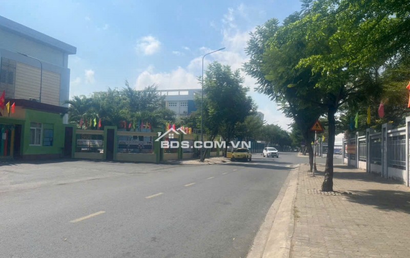 Bán đất tại Phạm Thị Ba, Phường Phú Thuận Q7. Dt 4x13 + 4x18+ 4,37x16m