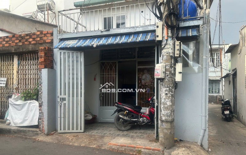 NHÀ BÁN CHÍNH CHỦ 2,4 TỶ 31m2 hẻm xe hơi, gần trung tâm và các tiện ích công cộng