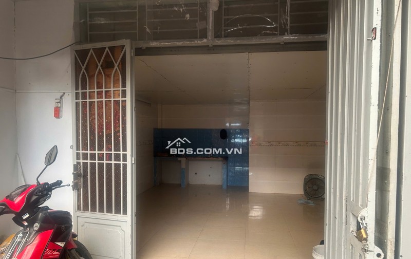 NHÀ BÁN CHÍNH CHỦ 2,4 TỶ 31m2 hẻm xe hơi, gần trung tâm và các tiện ích công cộng