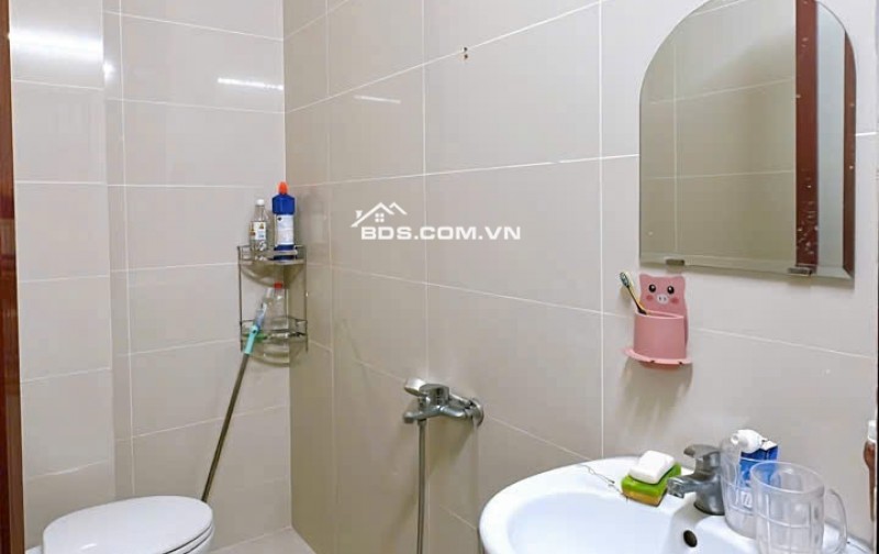 Bán nhà hẻm 4 mét đường đoàn văn bơ ,p14,q4. Dt: 5,4x17m .giá 7,5 tỷ