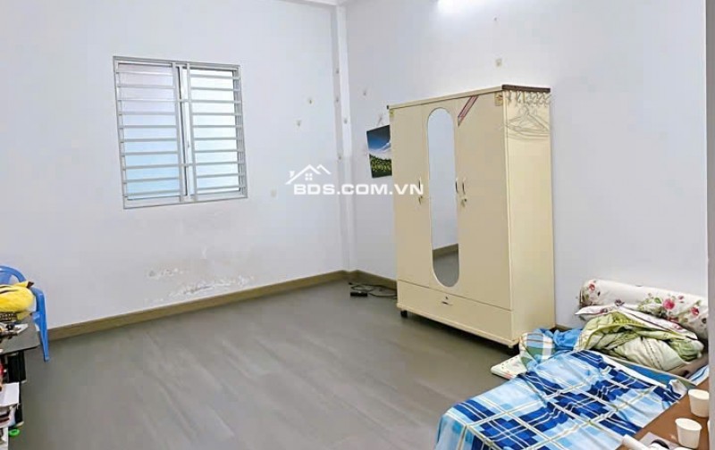 Bán nhà hẻm 4 mét đường đoàn văn bơ ,p14,q4. Dt: 5,4x17m .giá 7,5 tỷ