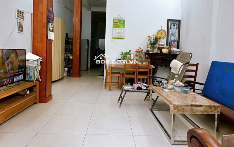 Bán nhà hẻm 4 mét đường đoàn văn bơ ,p14,q4. Dt: 5,4x17m .giá 7,5 tỷ