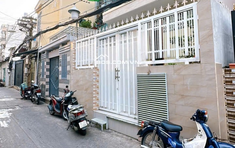 Bán nhà hẻm 4 mét đường đoàn văn bơ ,p14,q4. Dt: 5,4x17m .giá 7,5 tỷ
