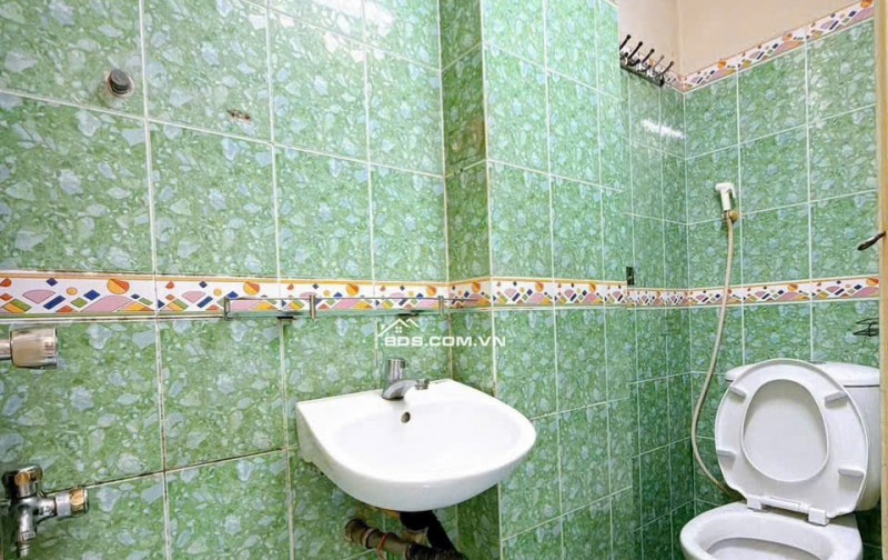 Bán nhà mặt tiền kinh doanh Đoàn Văn Bơ ,p16,q4. Dt:4,3x8,3m – giá 5,25 tỷ