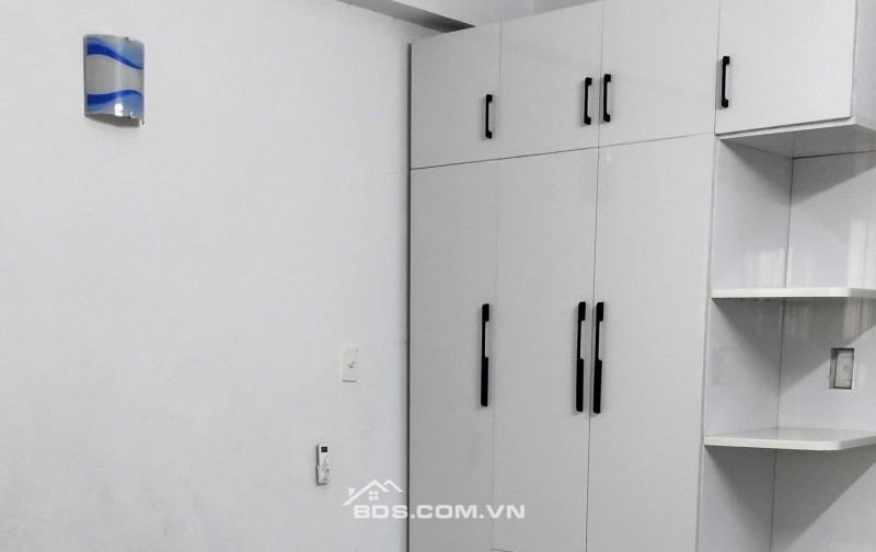 Bán căn hộ khang gia 77m, 2PN,2WC, chưa ra sổ , nhà trống giao ngay, giá 2,330 tỷ