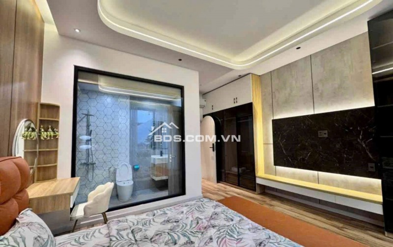 BÁN NHÀ SIÊU ĐẸP .SÁT LÝ THÁI TÔNG.70MV 3 TẦNG 3 PHÒNG NGỦ.4WC CÁCH BIỂN 100M NHỈNH 9 TỶ