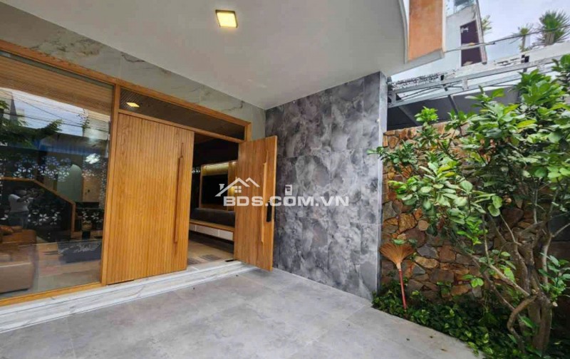 BÁN NHÀ SIÊU ĐẸP ĐƯỜNG THANH LƯƠNG HOÀ XUÂN 100MV 3 TẦNG 4 PHÒNG NGỦ 4 WC.ĐƯỜNG 7,5M LỀ 4 MÉT NHỈNH 9 TỶ