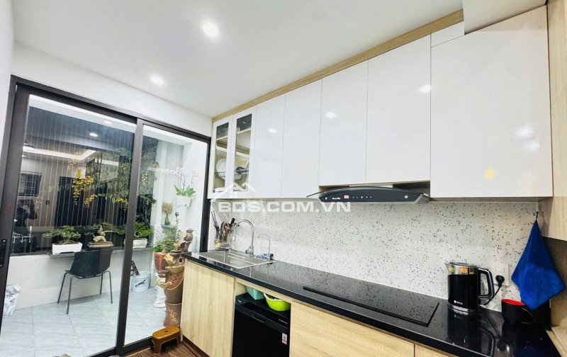 Căn hộ 3 phòng ngủ – 2 WC – Nội thât sang xịn mịn,Bán Đảo Linh Đàm