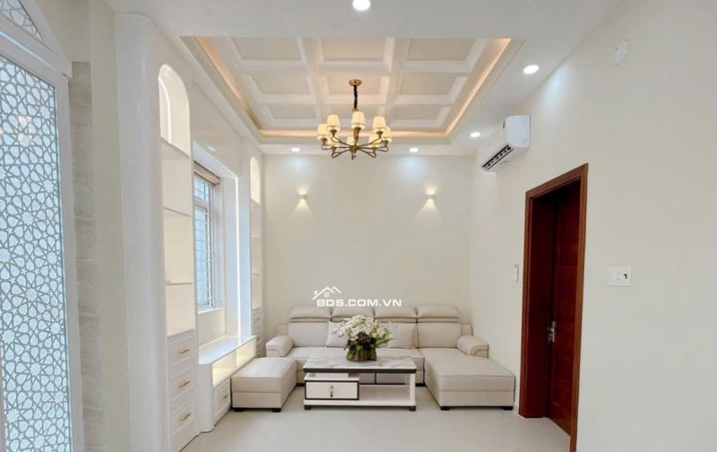 HÀNG NÓNG GIÁ RẺ QUẬN 7 CHỈ NHÌNH 6 TỶ