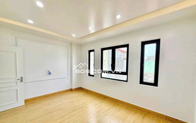 SIÊU PHẨM THIÊN LÔI  NHÀ MỚI XÂY ĐỌC LẬP 3 MẶT THOÁNG, CẠNH CHỢ ĐÔN BUÔN BÂN SẦM UẤT, NHÀ NỞ HẬU RẤT ĐẸP