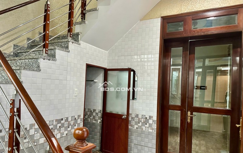 Bán nhà riêng tại 18/133 Chùa Hàng, 4,35 tỷ, 50m2, 3PN, 2WC, hướng Tây