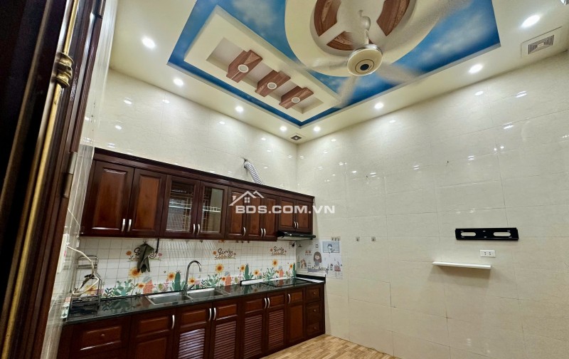Bán nhà riêng tại 18/133 Chùa Hàng, 4,35 tỷ, 50m2, 3PN, 2WC, hướng Tây