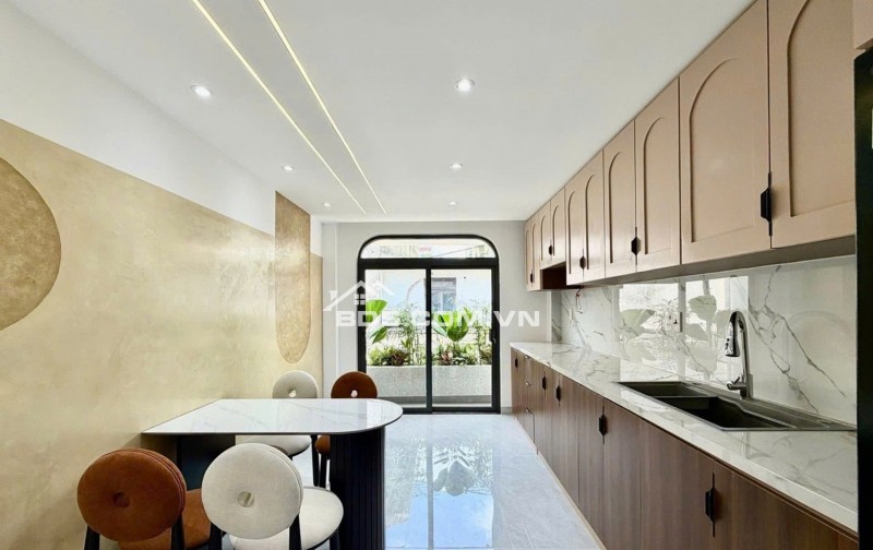 nhà mới xây 4 tầng full nội thất trục Phạm Văn Chiêu