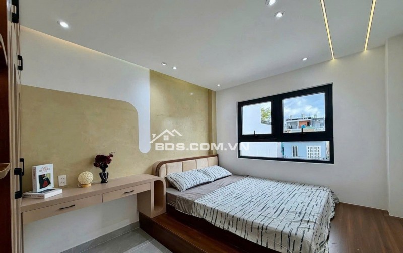 nhà mới xây 4 tầng full nội thất trục Phạm Văn Chiêu