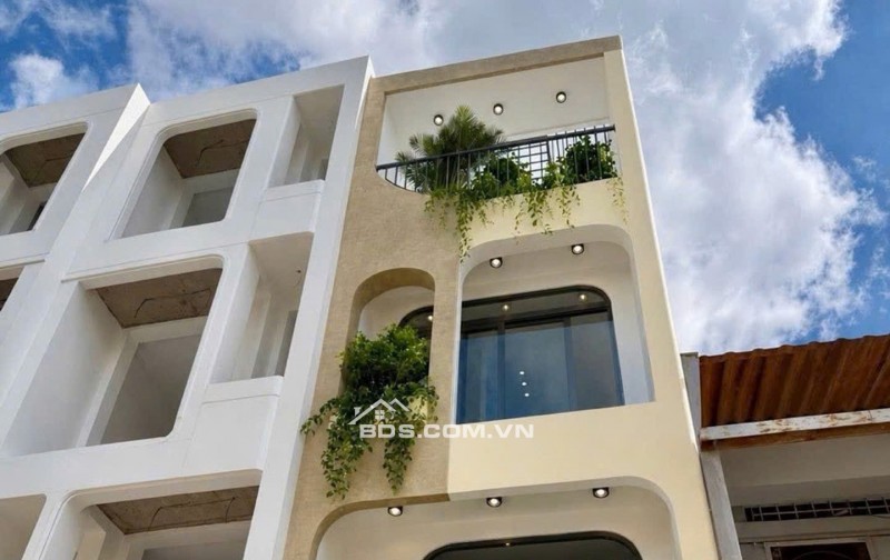 nhà mới xây 4 tầng full nội thất trục Phạm Văn Chiêu